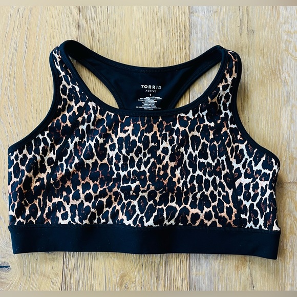 Torrid Active leopard print sports bra 1X - Picture 2 of 6